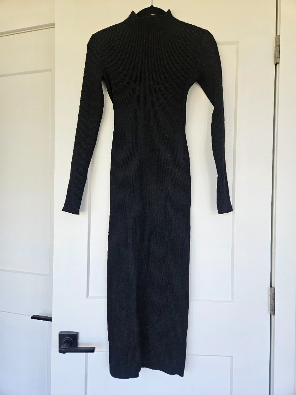 Black rib knit maxi dress